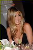 Jennifer Aniston con ramo de Flores